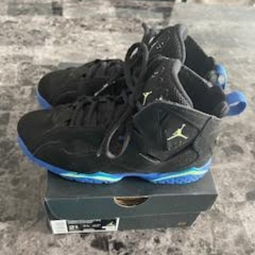 Jordan True Flight Black/Barely Volt-Hyper Royal 2.5 US